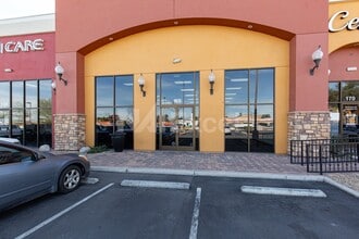 5181-5191 W Charleston Blvd, Las Vegas, NV à louer Photo intérieure– Image 1 sur 10