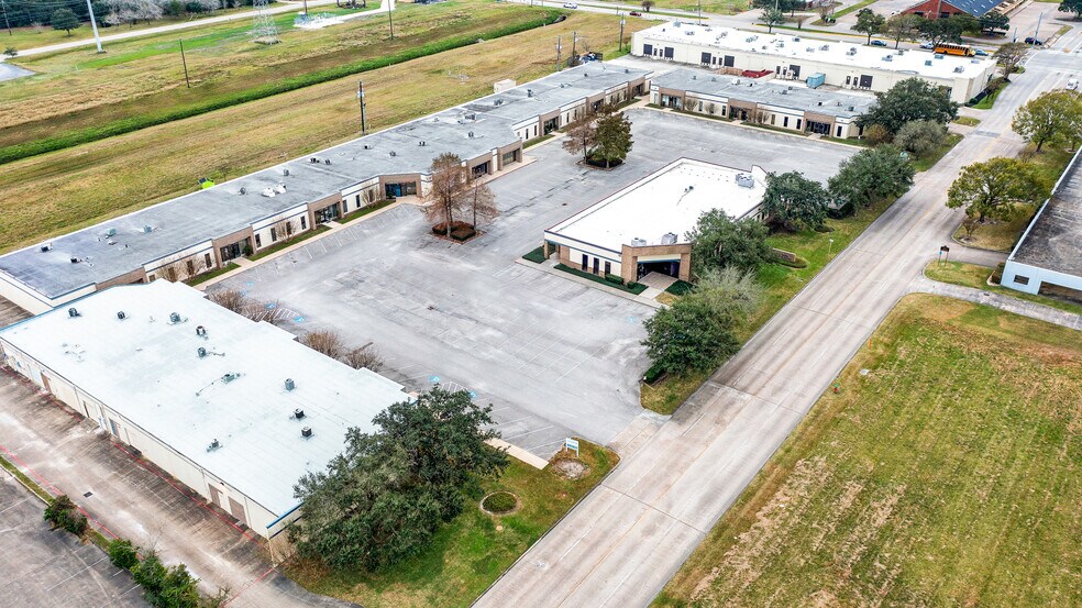1010-1020 Hercules Ave, Houston, TX à louer - Photo de l’immeuble – Image 2 sur 5