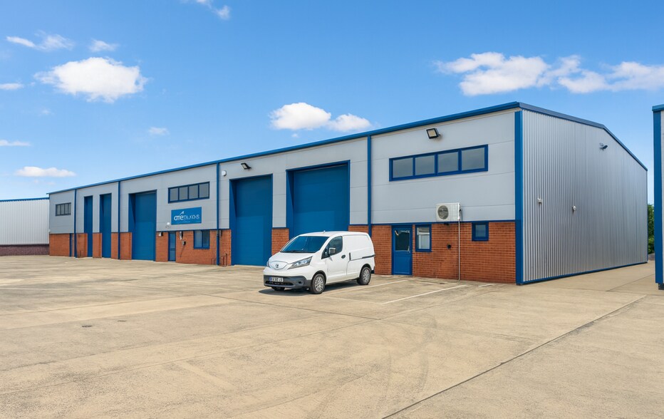 9a-9d Thrush Rd, Poole à louer - Photo de l’immeuble – Image 2 sur 2