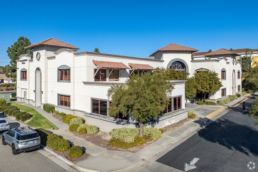 44274 George Cushman Ct, Temecula, CA à louer - Photo de l’immeuble – Image 3 sur 9