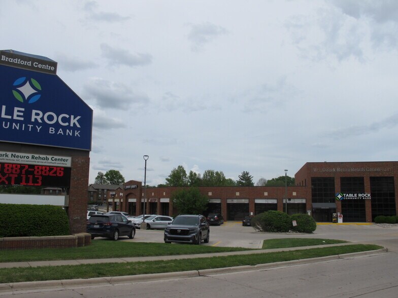3510-3550 S National Ave, Springfield, MO à louer - Photo de l’immeuble – Image 2 sur 8