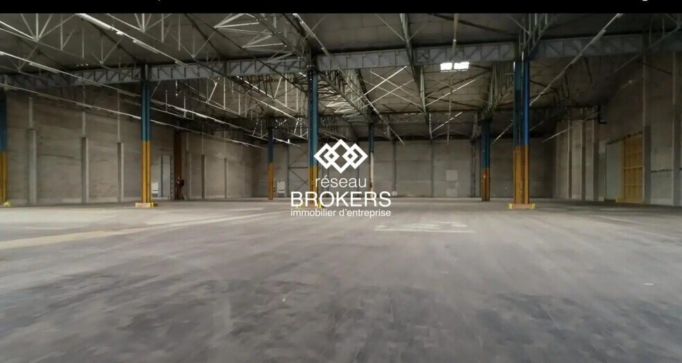 Industriel/Logistique dans Nîmes à louer - Photo de l’immeuble – Image 3 sur 3