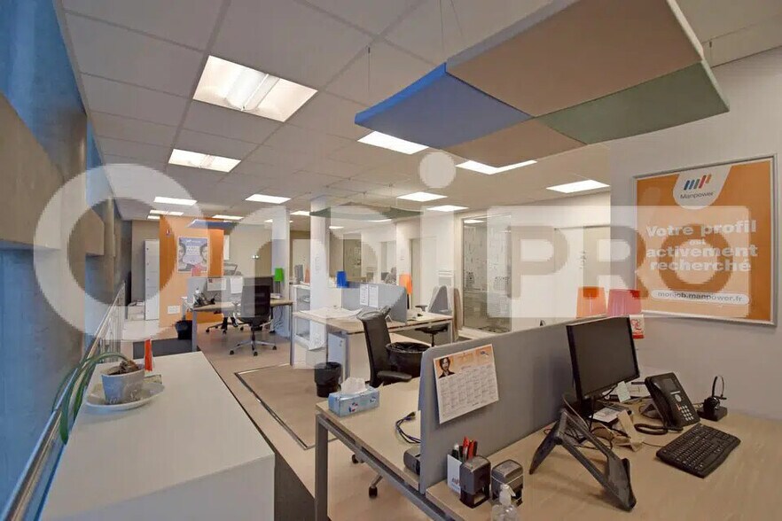 Bureau dans Saint-Brieuc à louer - Photo de l’immeuble – Image 2 sur 6