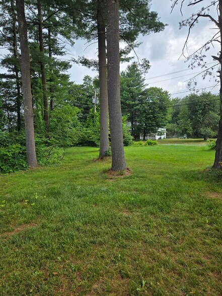 221 Rockingham Rd, Londonderry, NH à vendre - Photo principale – Image 1 sur 3