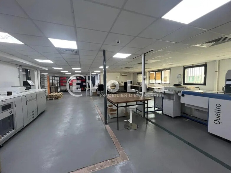 Local d’activités dans Neuilly-Plaisance à louer - Photo intérieure – Image 2 sur 9