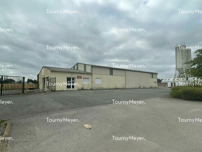 Plus de détails pour Local d’activités à vendre