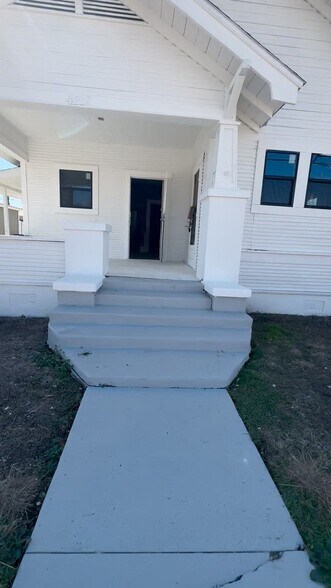 4219 S Presa St, San Antonio, TX à vendre - Vidéo sur l’annonce professionnelle – Image 3 sur 34