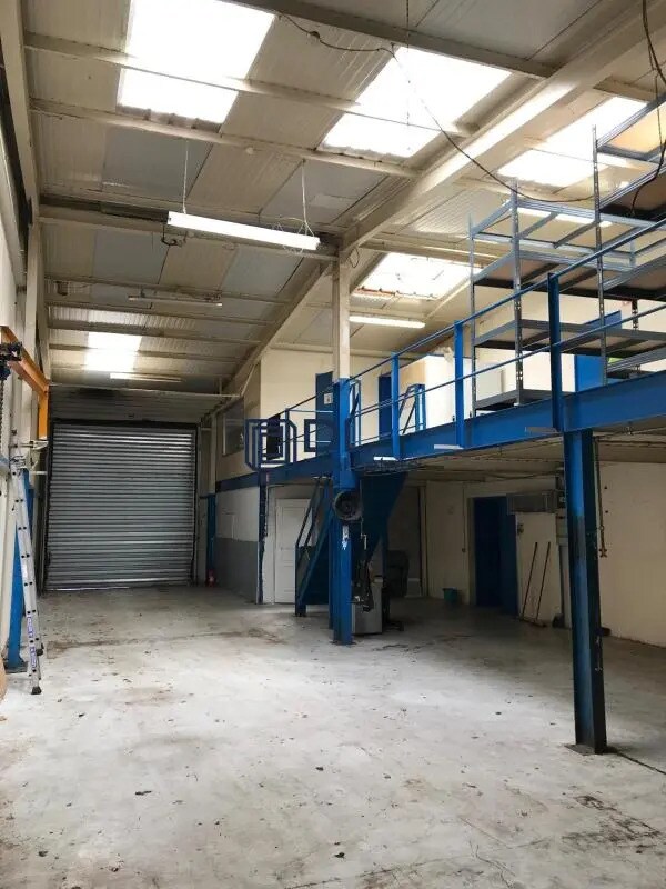 Industriel/Logistique dans Sainte-Geneviève-des-Bois à louer Photo intérieure– Image 1 sur 4