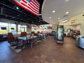 8790 NW 122nd St, Hialeah, FL à louer Photo intérieure– Image 2 sur 12