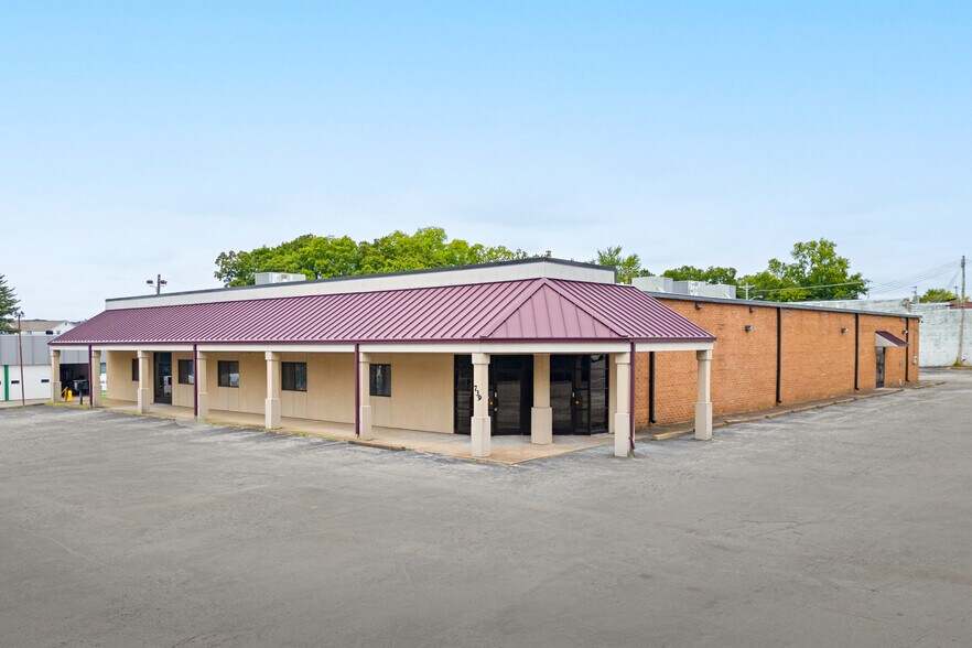 739 Madison St, Clarksville, TN à louer - Photo de l’immeuble – Image 1 sur 5