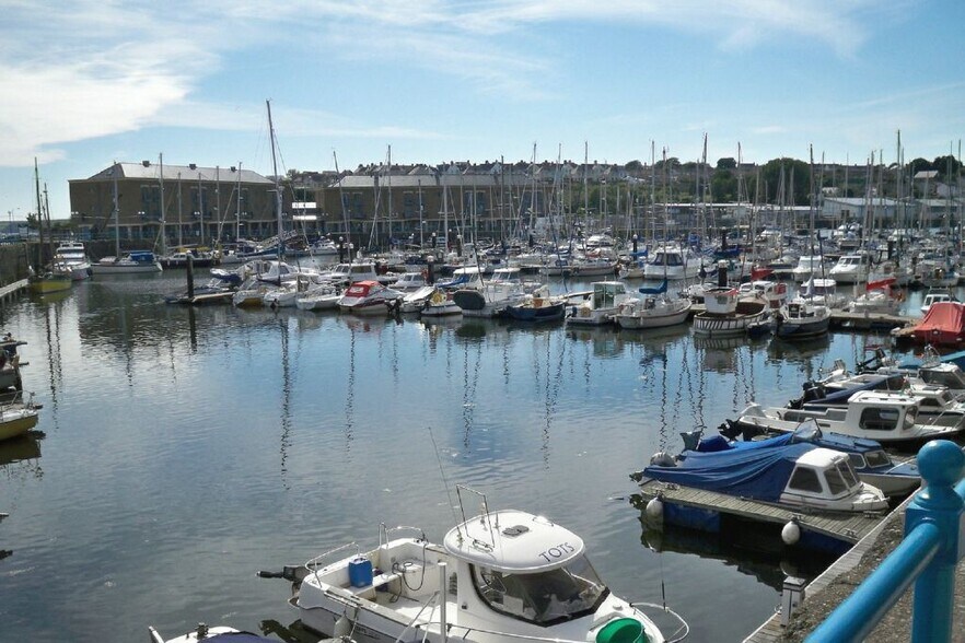 Nelson Quay, Milford Haven à louer - Photo de l’immeuble – Image 1 sur 2