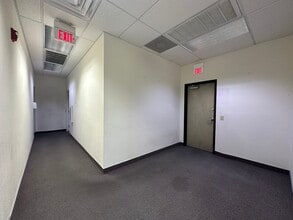 6145-6175 Spring Mountain Rd, Las Vegas, NV à louer Photo intérieure– Image 2 sur 6