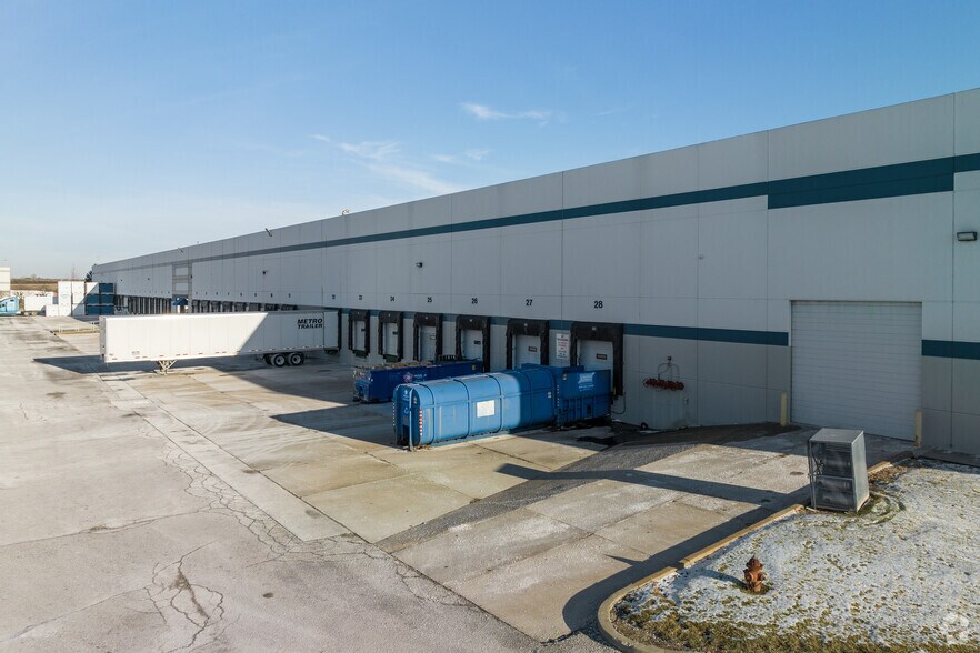 13886-13890 Corporate Woods Trl, Bridgeton, MO à louer - Photo de l’immeuble – Image 3 sur 6