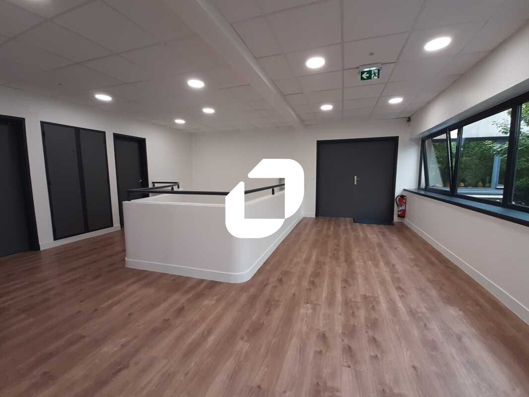 Bureau dans Plaisir à vendre Photo intérieure– Image 1 sur 18