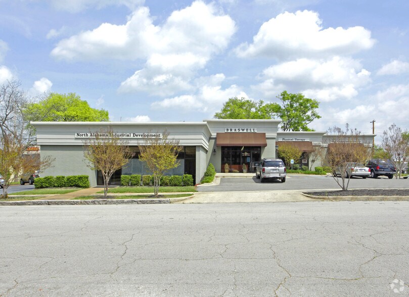 410 Johnston St SE, Decatur, AL à louer - Photo principale – Image 1 sur 4