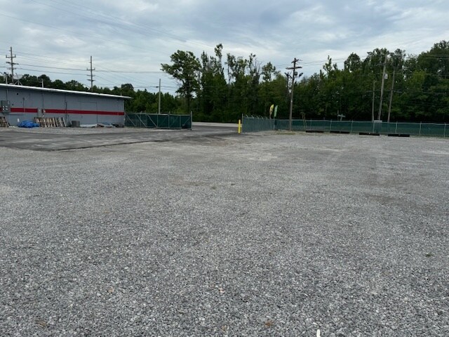 1000 S Anderson St, Tullahoma, TN à louer - Photo de l’immeuble – Image 1 sur 7