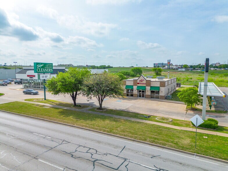 6325 Lake Worth Blvd, Fort Worth, TX à vendre - Photo de l’immeuble – Image 2 sur 14