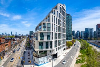 Plus de détails pour 1181 Queen St W, Toronto, ON - Local commercial à louer