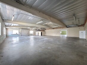 2424 N San Fernando Rd, Los Angeles, CA à louer Photo intérieure– Image 2 sur 8