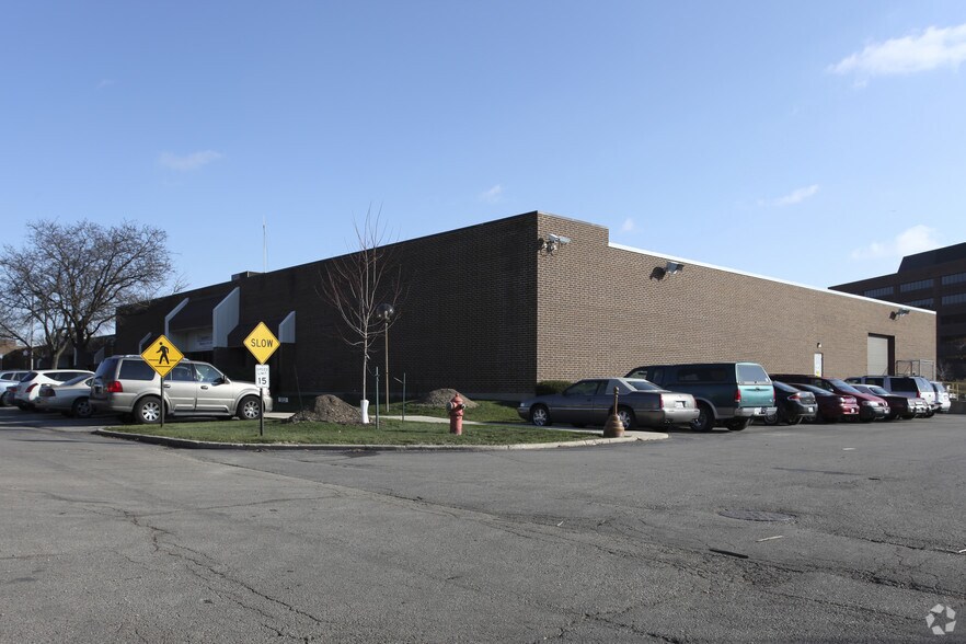 501-509 W Algonquin Rd, Arlington Heights, IL à vendre - Photo de l’immeuble – Image 2 sur 5