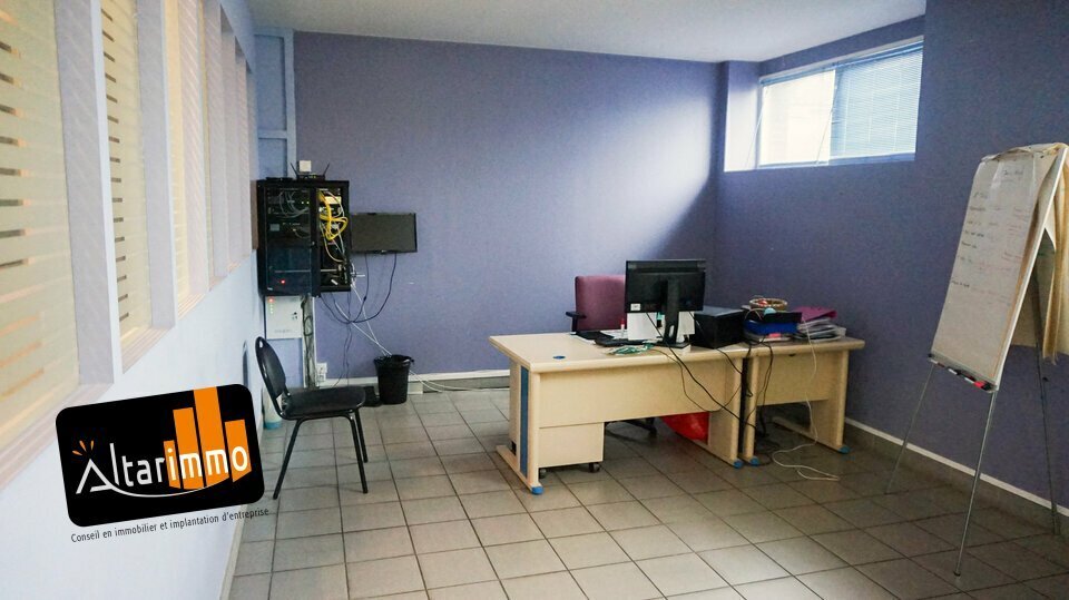 Local d'activités dans Nogent-le-Rotrou à vendre - Photo intérieure – Image 3 sur 7