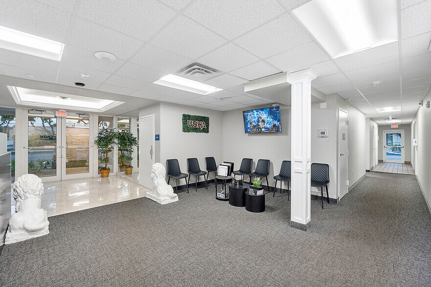 5300 N Federal Hwy, Fort Lauderdale, FL à vendre - Hall d’entrée – Image 3 sur 61
