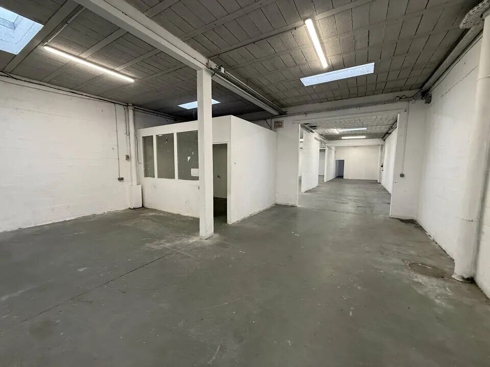 Local d’activités dans Domont à louer Photo intérieure– Image 1 sur 6