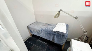 11112-11160 Balboa Blvd, Granada Hills, CA à louer Photo intérieure– Image 2 sur 7