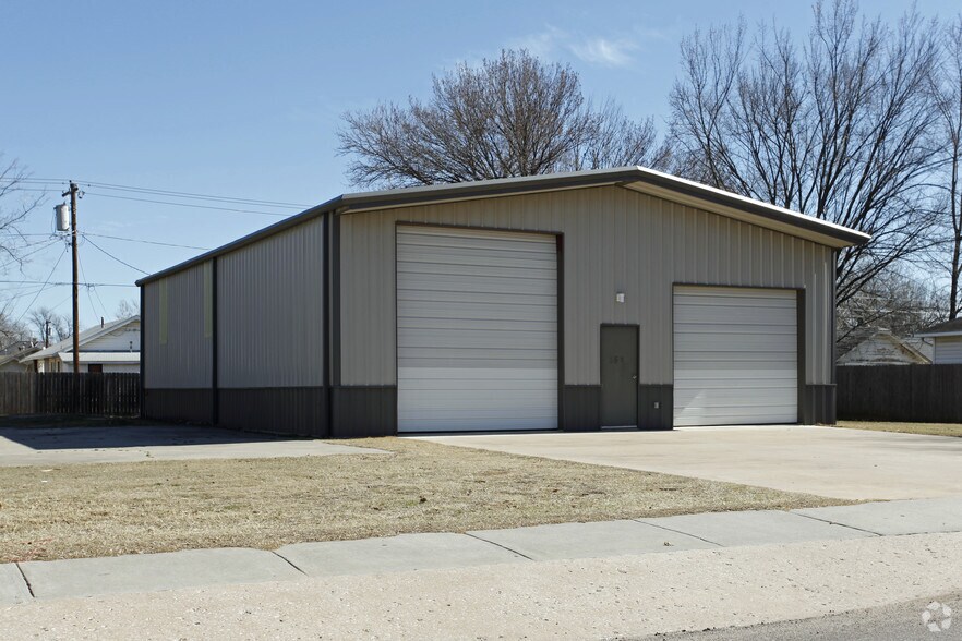 653 N Kickapoo Ave, Shawnee, OK à louer - Photo de l’immeuble – Image 2 sur 2