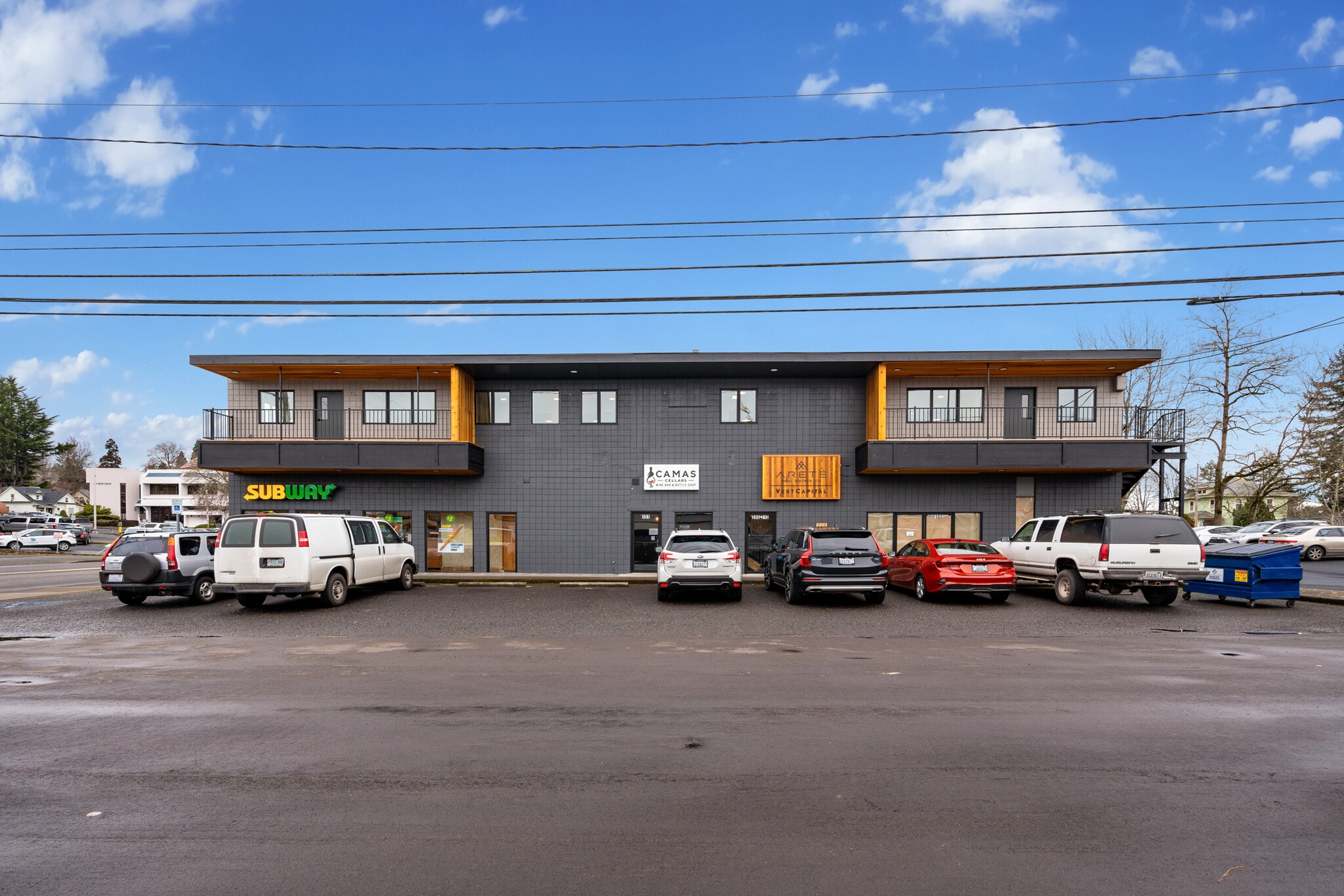 222 NE Everett St, Camas, WA à louer Photo principale– Image 1 sur 35