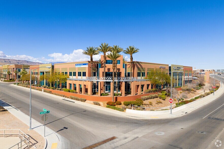 9121 W Russell Rd, Las Vegas, NV à louer - Photo de l’immeuble – Image 3 sur 10