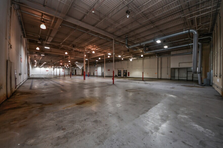 12002 Southwest Fwy, Meadows Place, TX à louer - Photo de l’immeuble – Image 3 sur 34