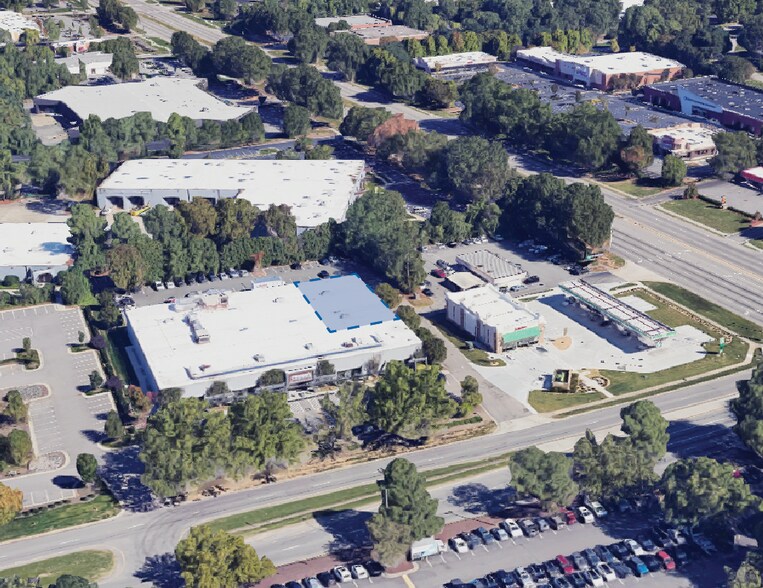 3501 Spring Forest Rd, Raleigh, NC à louer - Photo de l’immeuble – Image 2 sur 4