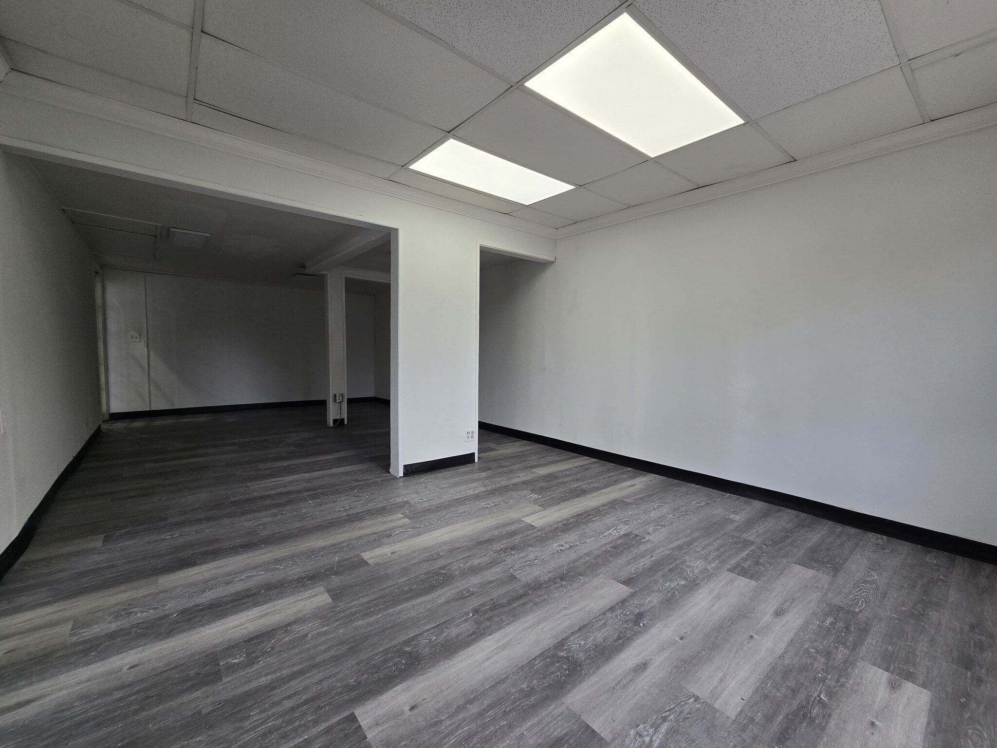 2100 N Powerline Rd, Pompano Beach, FL à louer Photo intérieure– Image 1 sur 2