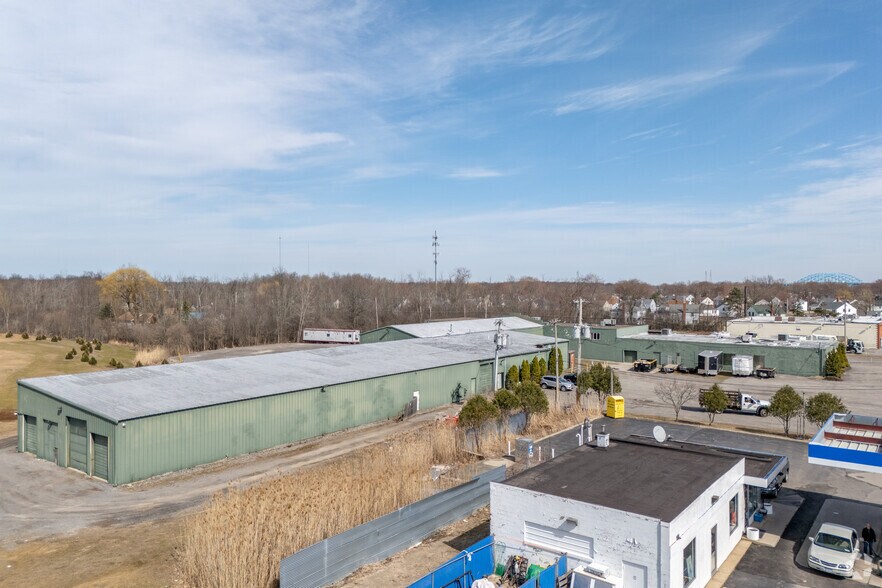 1815 Love Rd, Grand Island, NY à louer - Photo de l’immeuble – Image 3 sur 5