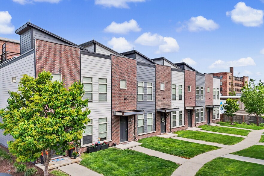 325 SW 7th St, Des Moines, IA à vendre - Photo de l’immeuble – Image 3 sur 22