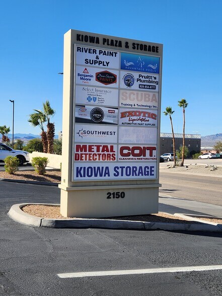 2150 Kiowa Blvd N, Lake Havasu City, AZ à louer - Photo de l’immeuble – Image 3 sur 10