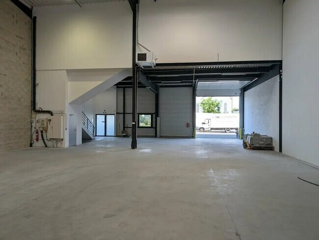 Plus de détails pour 4 Rue Magnier-Bédu, Groslay - Bureau, Local d'activités à louer