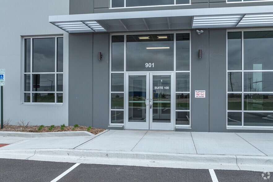 901 E Laraway Rd, Joliet, IL à louer - Photo de l’immeuble – Image 3 sur 5