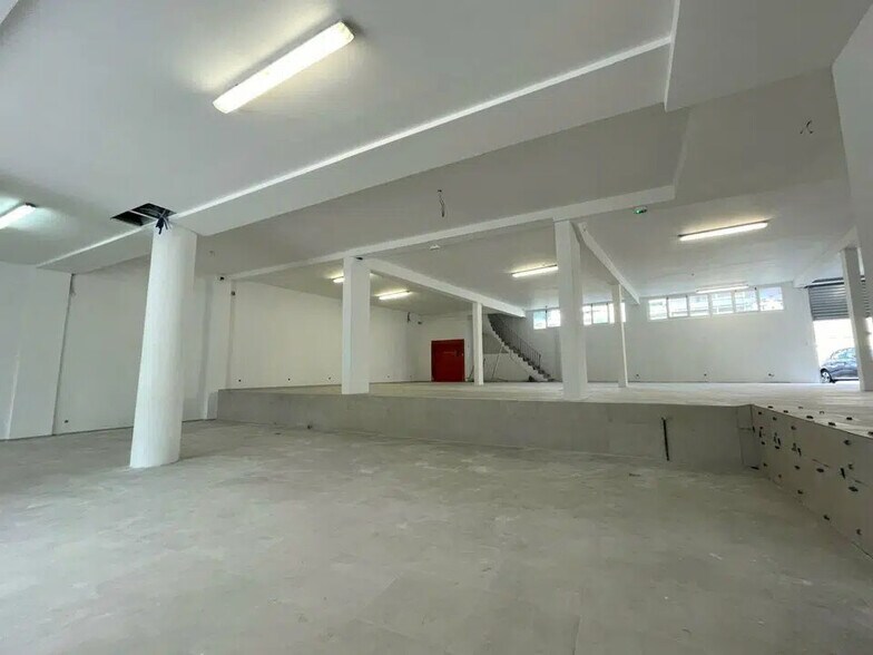 Industriel/Logistique dans Nice à vendre - Photo de l’immeuble – Image 1 sur 10