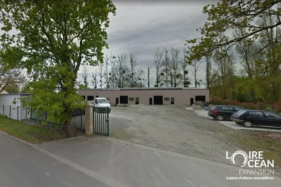 Local d'activités dans Petit-Mars à vendre Photo de l’immeuble– Image 1 sur 12