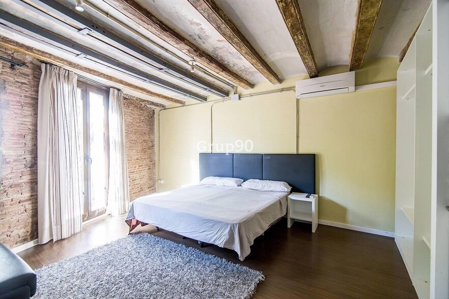 Immeuble residentiel dans Barcelone, Barcelona à vendre - Photo intérieure – Image 2 sur 15