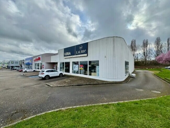 Plus de détails pour Local commercial à louer