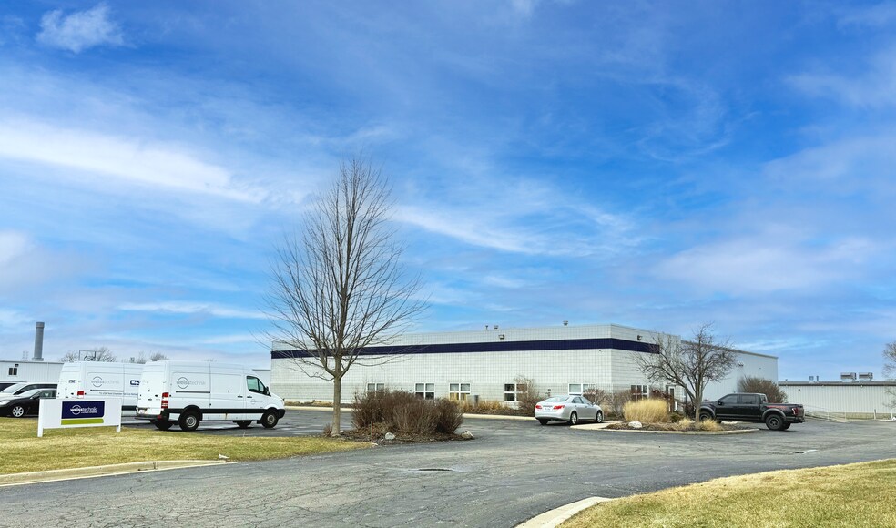 3919 N Greenbrooke Dr SE, Grand Rapids, MI à vendre - Photo de l’immeuble – Image 2 sur 3