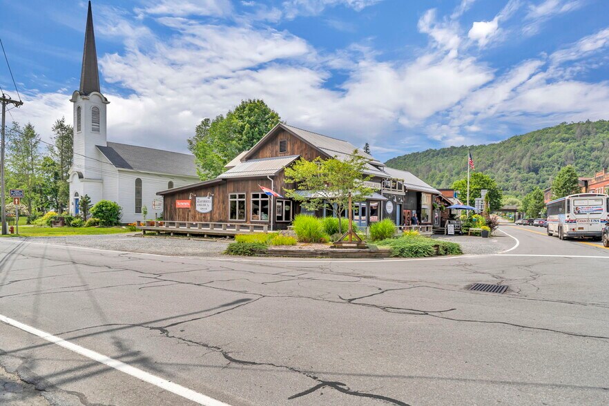 1959 Old Route 17, Roscoe, NY à vendre - Photo de l’immeuble – Image 3 sur 75