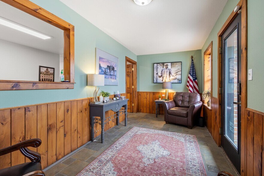211 N Main St, Bonham, TX à vendre - Photo de l’immeuble – Image 2 sur 28