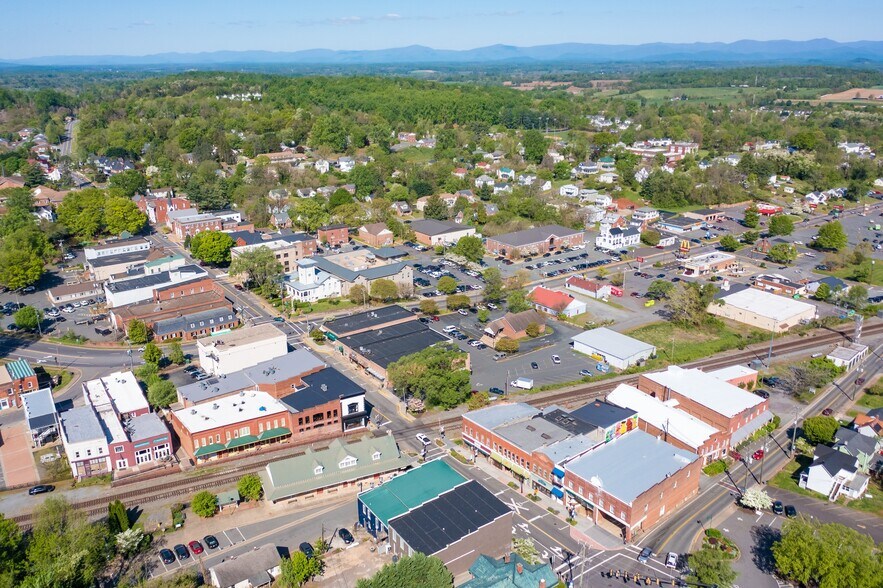 111-113 E Main St, Orange, VA à louer - Photo de l’immeuble – Image 3 sur 8
