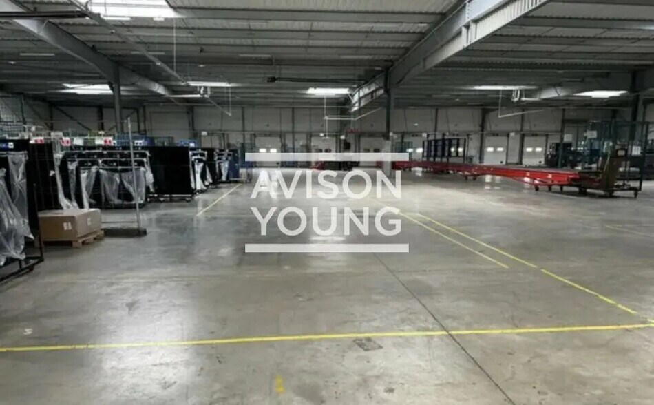 Local d’activités dans Brie-Comte-Robert à louer - Photo intérieure – Image 1 sur 3