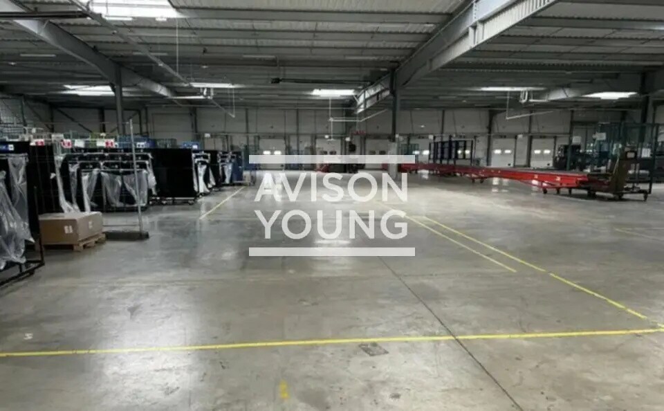 Local d’activités dans Brie-Comte-Robert à louer Photo de l’immeuble– Image 1 sur 4