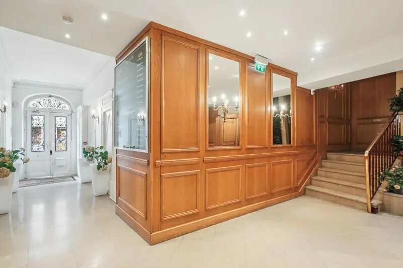 6 Rue Du Faubourg Saint-Honoré, Paris à louer - Hall d’entrée – Image 2 sur 14
